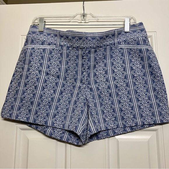 Ann Taylor LOFT Blue/White Embroidered Riviera Shorts Size 6 - Picture 1 of 9